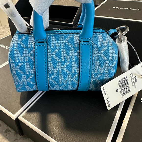 Michael Kors Micro Duffle Keychain (price for one) - Picture 7 of 8